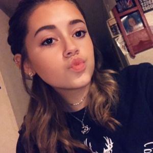 Meet your Posher, Ellisa